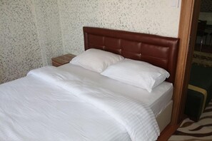 Standard Room, 3 Single Beds | Blackout curtains, free WiFi, bed sheets