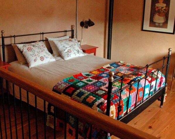 Minibar, bed sheets