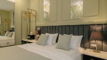 Standard Double Room, 1 King Bed | In-room safe, desk, laptop workspace, iron/ironing board