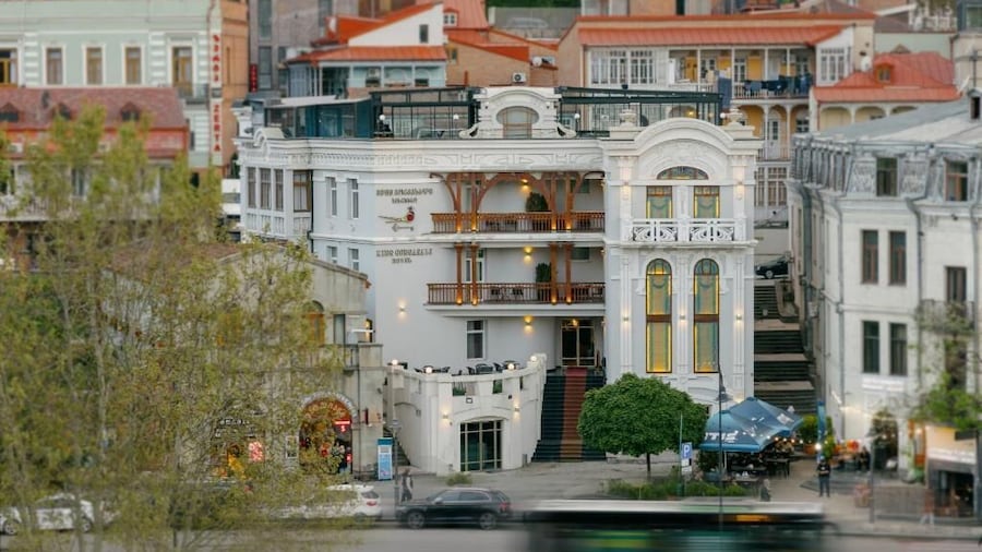 King Gorgasali Hotel