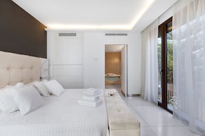 6 bedrooms, in-room safe, desk, iron/ironing board