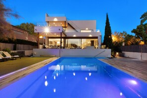 Indoor pool, outdoor pool