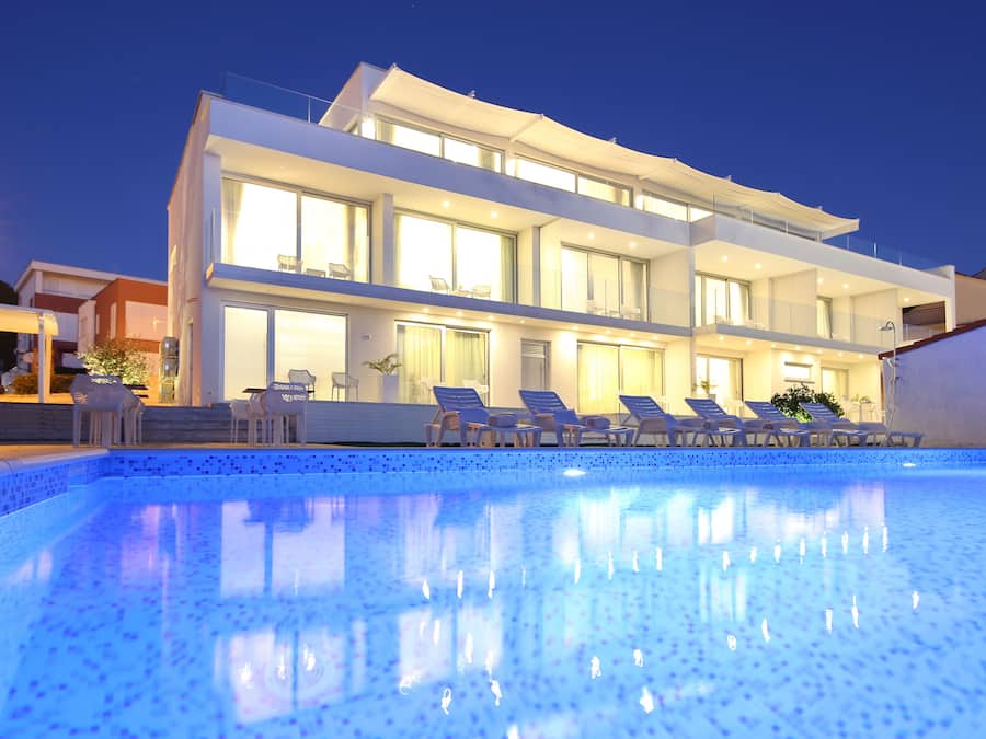 Habitación económica | Ropa de cama de alta calidad, camas Select Comfort y minibar