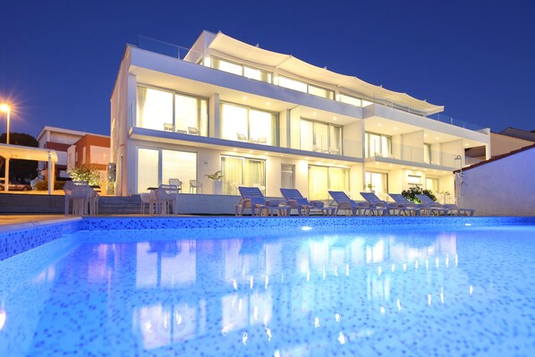 Premium bedding, Select Comfort beds, minibar, in-room safe - Demar Residence (Zadar)