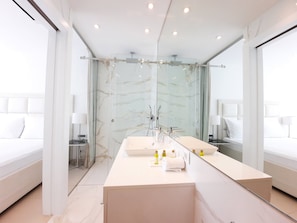 Economy Room | Premium bedding, Select Comfort beds, minibar, in-room safe