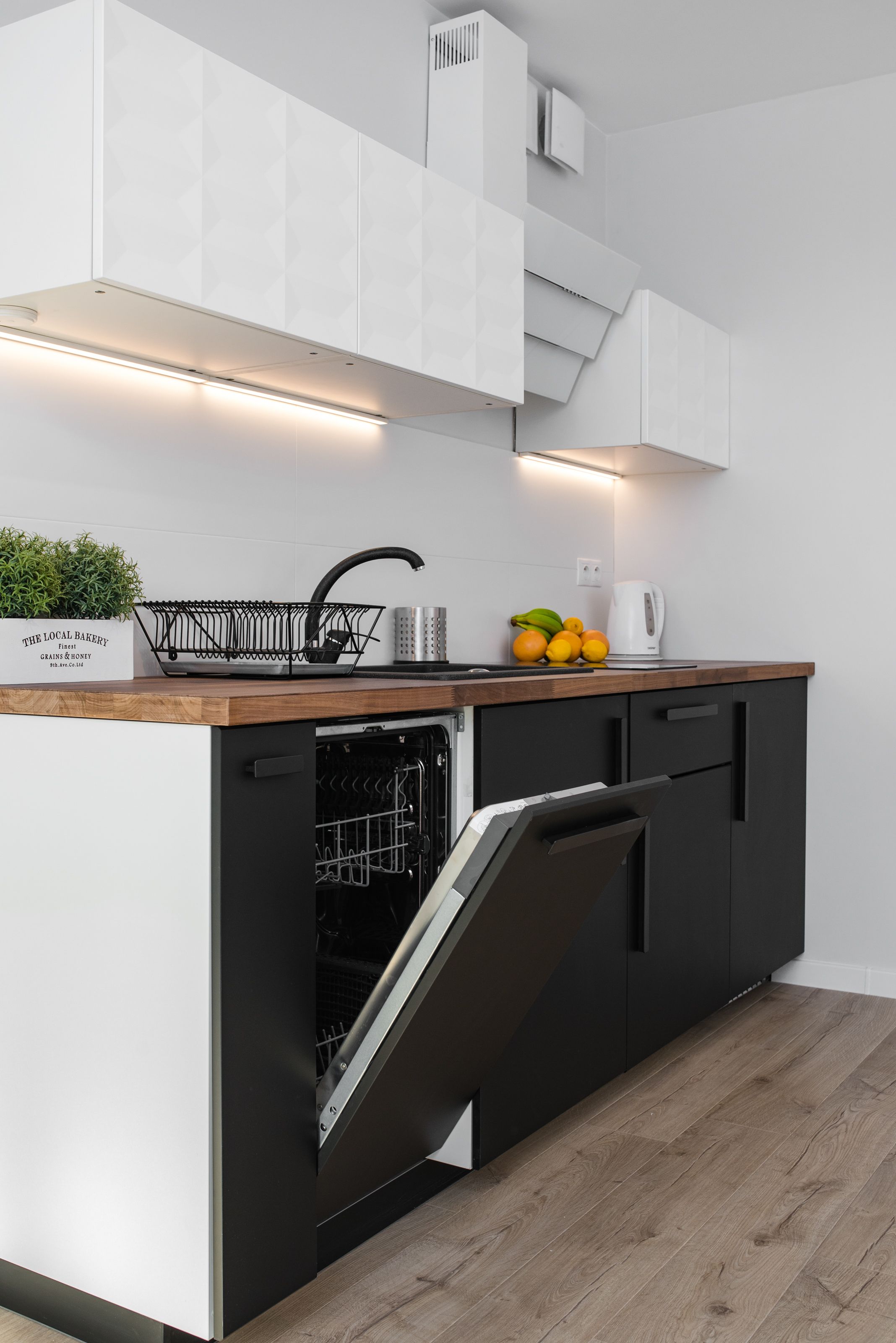 design studio suite, 1 queen bed, non smoking | private kitchenette | fridge, stovetop, electric kettle, cookware/dishes/utensils