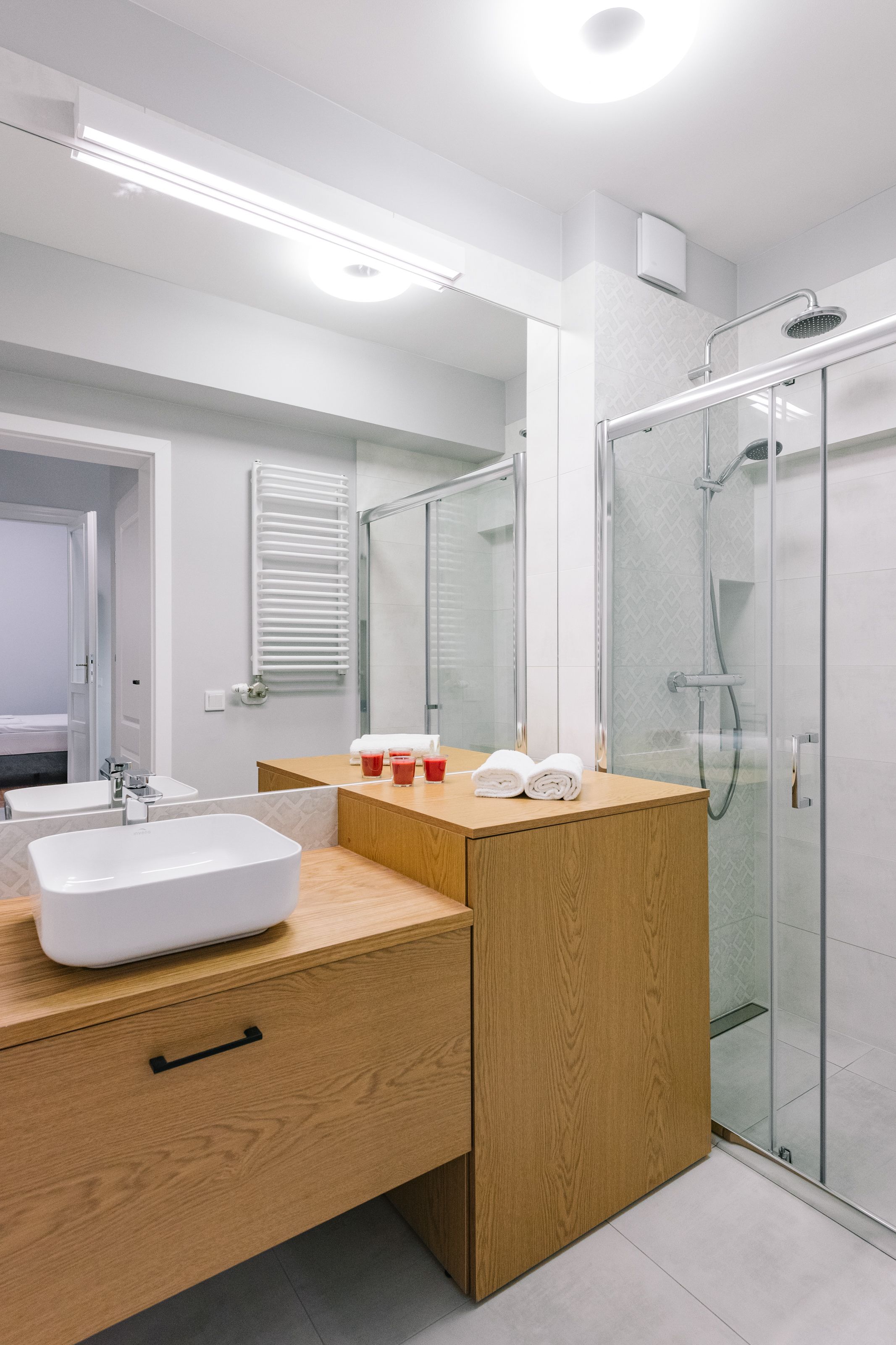 studio suite, 1 queen bed with sofa bed, non smoking, courtyard view | bathroom | shower, rainfall showerhead, free toiletries, hair dryer