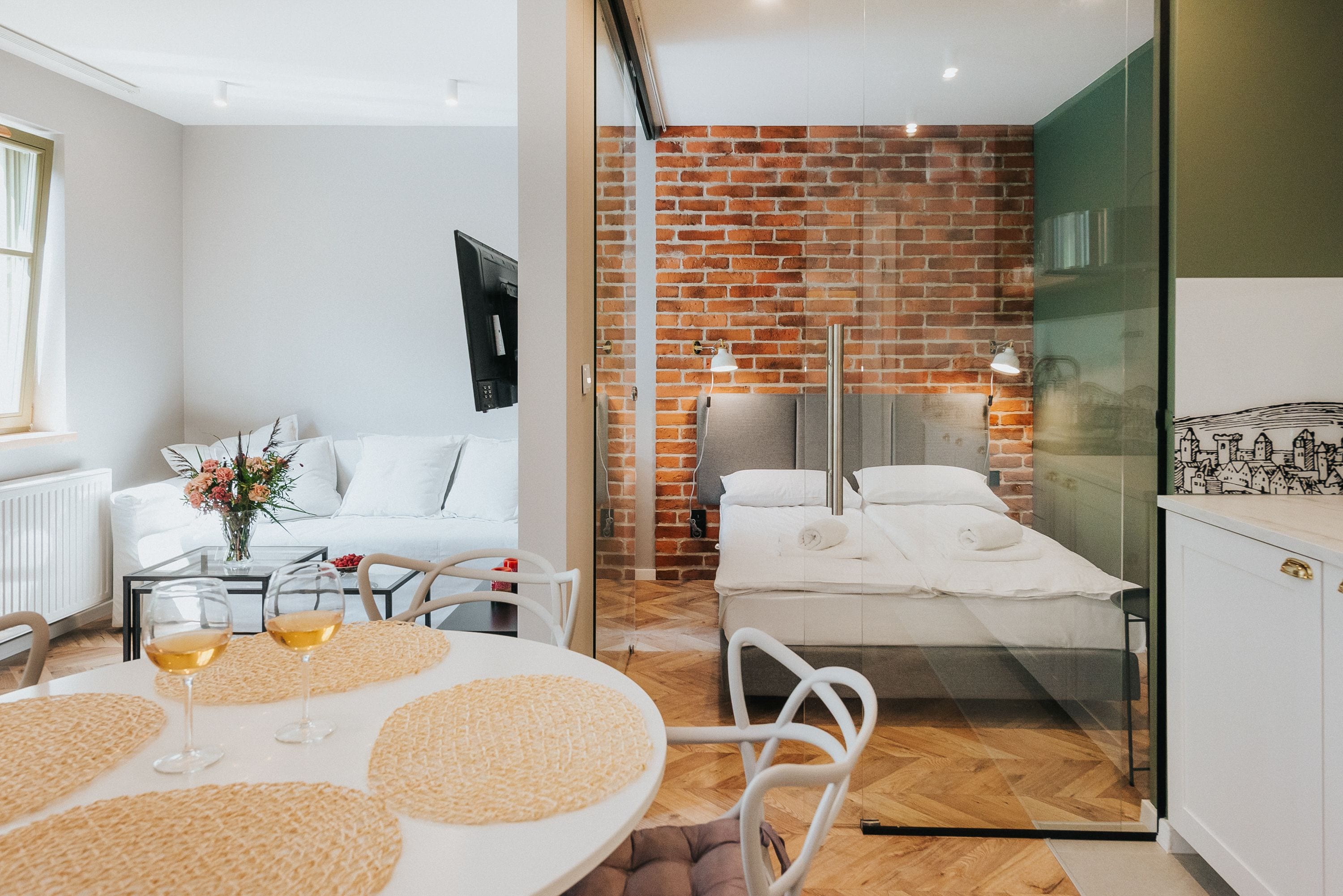 deluxe apartment, 1 bedroom, non smoking | individually decorated, individually furnished, iron/ironing board