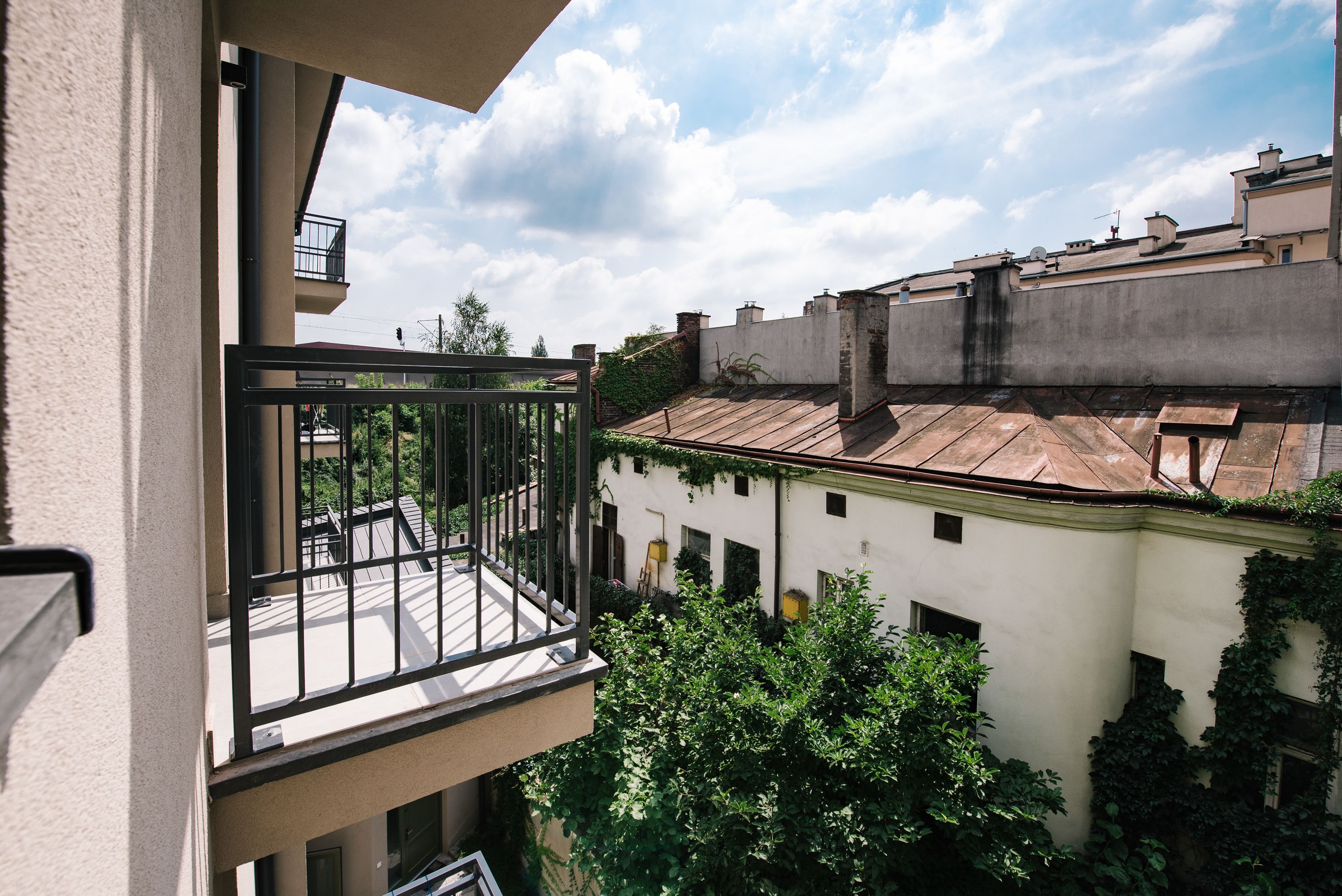 deluxe apartment, 1 bedroom, non smoking | individually decorated, individually furnished, iron/ironing board