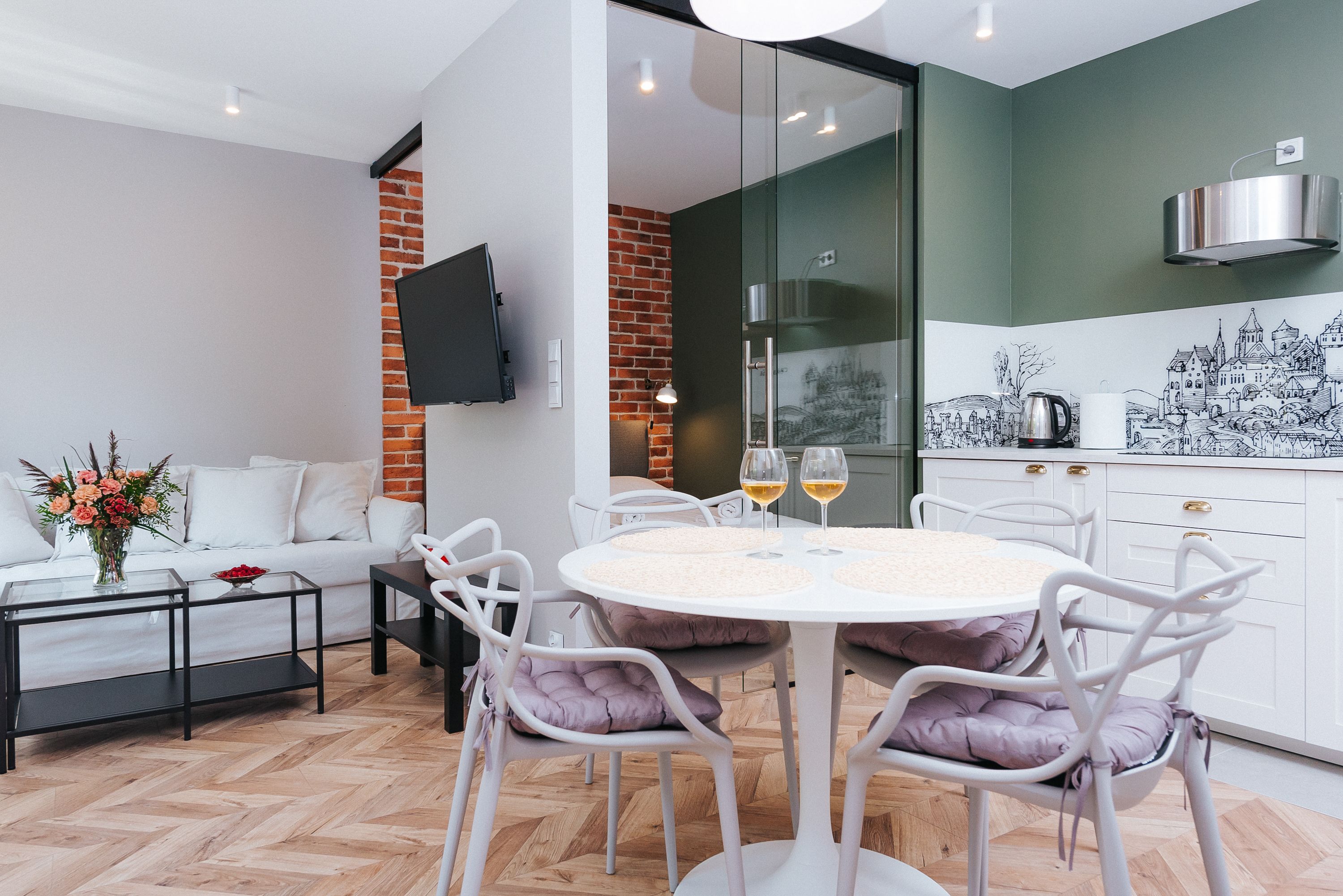 deluxe apartment, 1 bedroom, non smoking | individually decorated, individually furnished, iron/ironing board