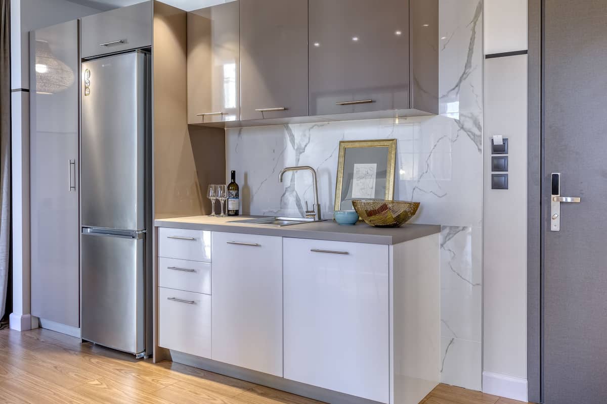 penthouse (suite) | private kitchenette | fridge, coffee/tea maker, electric kettle, paper towels