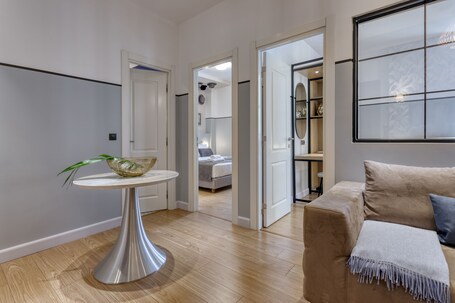 The Pinnacle Athens - Image 8