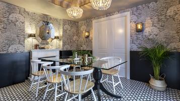 Daily buffet breakfast (EUR 15 per person)