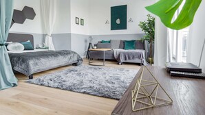 Comfort studio suite, 1 tweepersoonsbed met slaapbank, uitzicht op stad