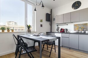 Comfort Studio Suite, 1 Double Bed with Sofa bed, City View | Private kitchen | Fridge, stovetop, electric kettle, cookware/dishes/utensils - Warsaw Center Apartment (Warsaw)