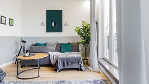 Comfort studio suite, 1 tweepersoonsbed met slaapbank, uitzicht op stad