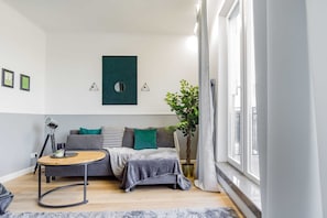 Suite Studio Confort, 1 lit double et 1 canapé-lit, vue ville | 1 chambre, literie hypoallergénique, décoration personnalisée