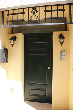 Front of property - Juliet's Nest (Verona)