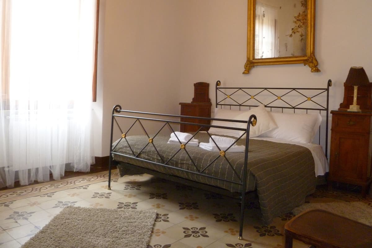 Double Room, Private Bathroom | Desk, soundproofing, free WiFi, bed sheets