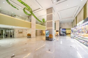 Lobby sitting area - Al Kiswah Towers Hotel (Makkah)