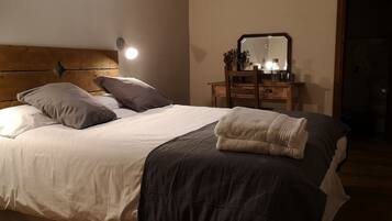 Superior Double Room | Individually decorated, individually furnished, blackout drapes