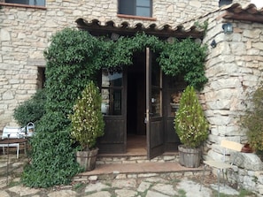 Majoituspaikan sisäänkäynti