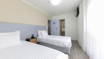 Twin Room | Free cots/infant beds, free WiFi