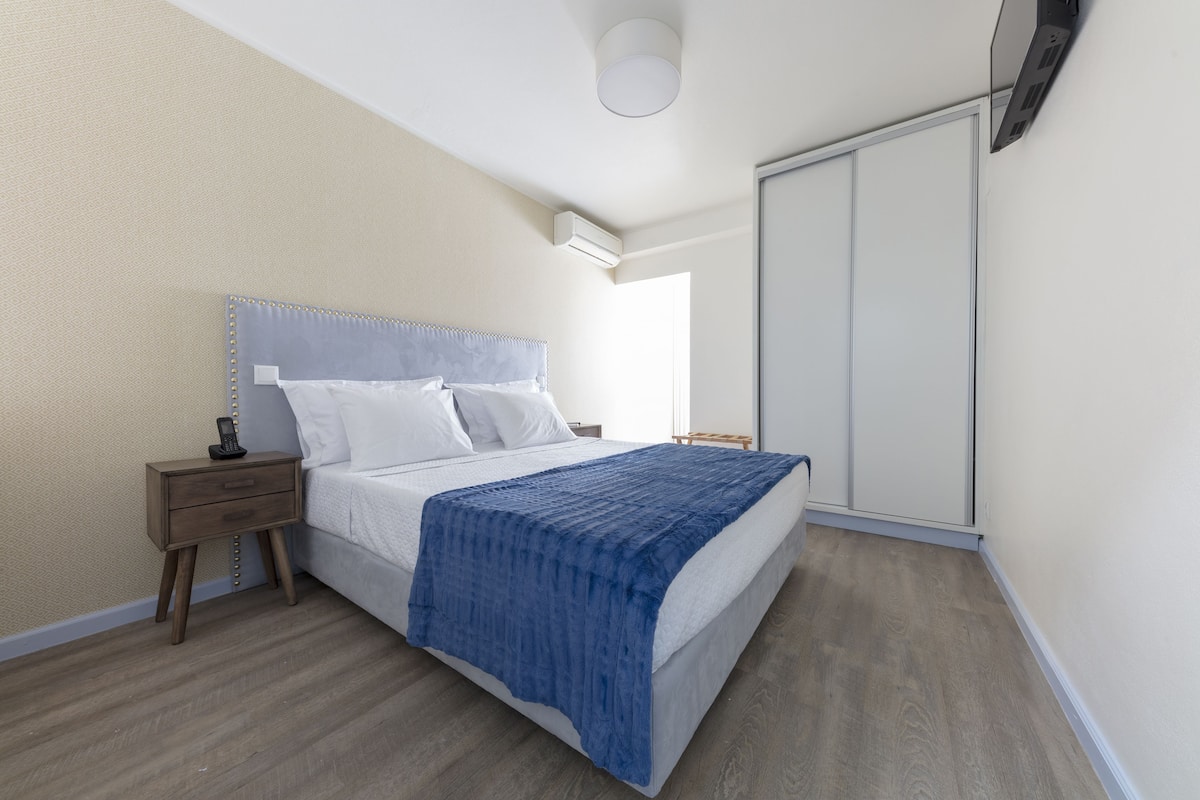Double Room | Cribs (free), WiFi (free)