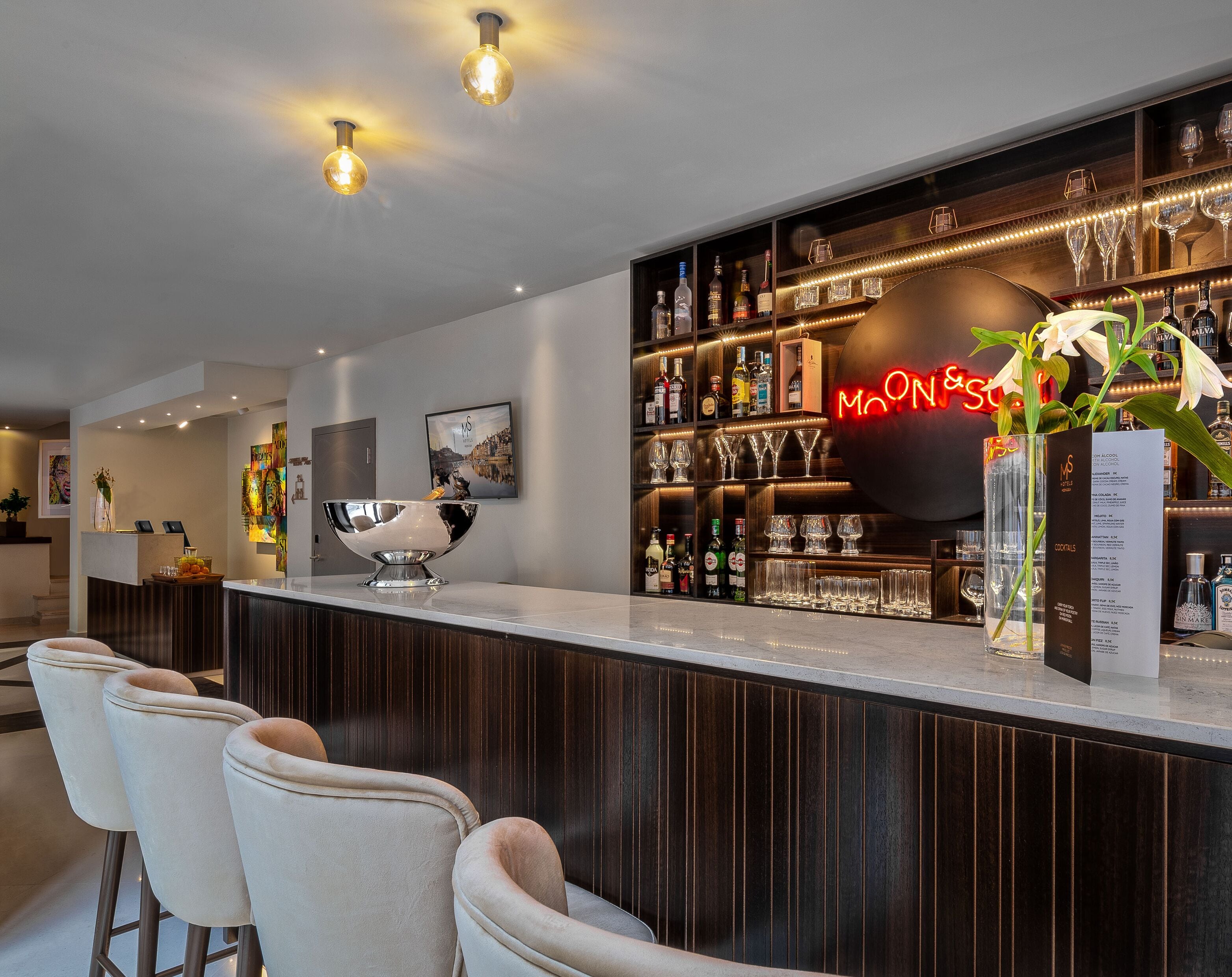 Bar (in der Unterkunft)