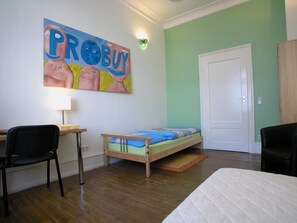 Free WiFi, bed sheets - CoLodging (Mannheim)