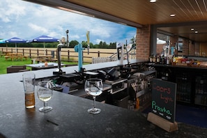 Bar (in der Unterkunft)