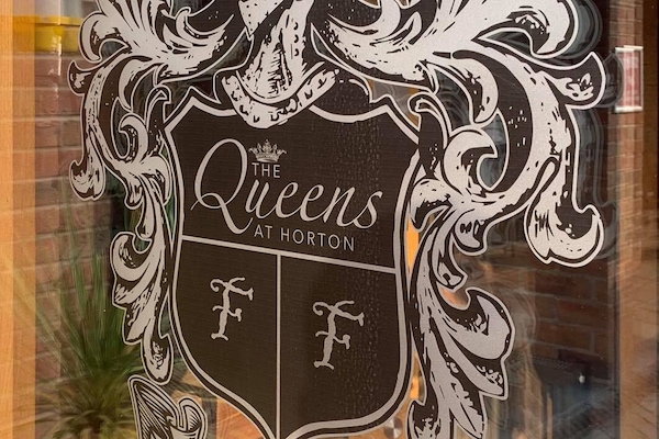 Façana frontal de l'allotjament