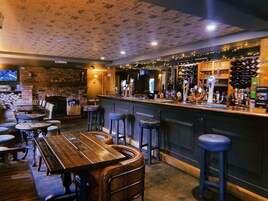 Bar (en el alojamiento)