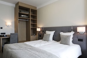 Habitació doble Comfort, 2 llits individuals, no fumadors, vistes al jardí | Minibar, escriptori, cortines opaques i habitacions insonoritzades