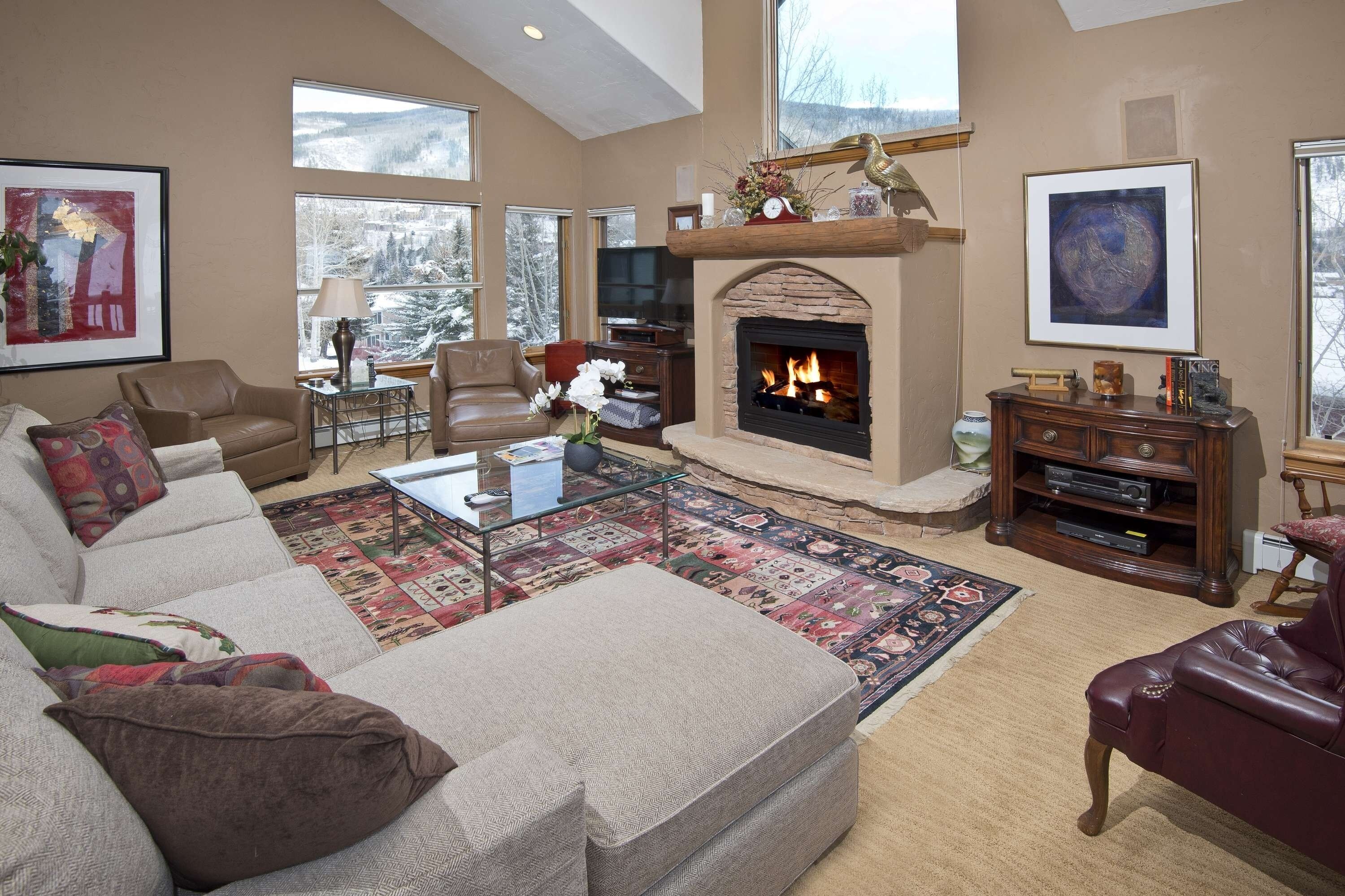 Townhome, 3 Bedrooms | Living room | Smart TV