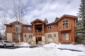 Condo, 3 chambres | Extérieur