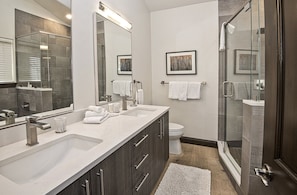 Apartment, 3 Schlafzimmer | Badezimmer | Haartrockner, Handtücher, Seife, Shampoo
