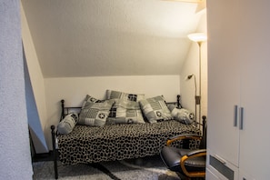 Family Suite | Minibar, free WiFi, bed sheets