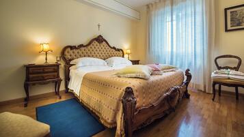 2 Schlafzimmer, Zimmersafe, Bügeleisen/Bügelbrett, Reisekinderbett