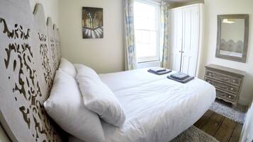 2 bedrooms, blackout curtains, iron/ironing board, free WiFi