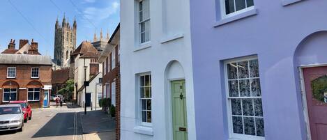 Mặt tiền nơi lưu trú