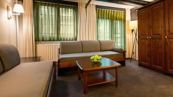 60-cm flatskjársjónvarp með kapalrásum, sjónvarp.