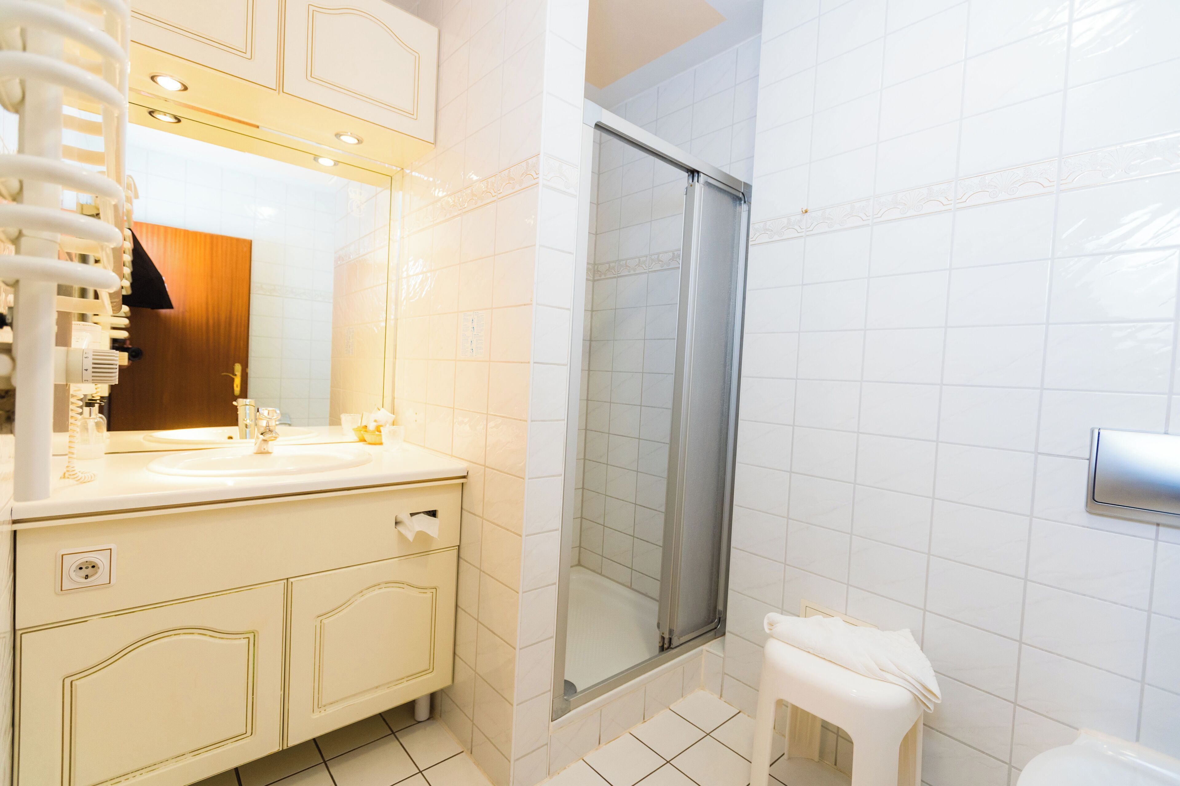 business single room, 1 double bed | bathroom | hair dryer, towels