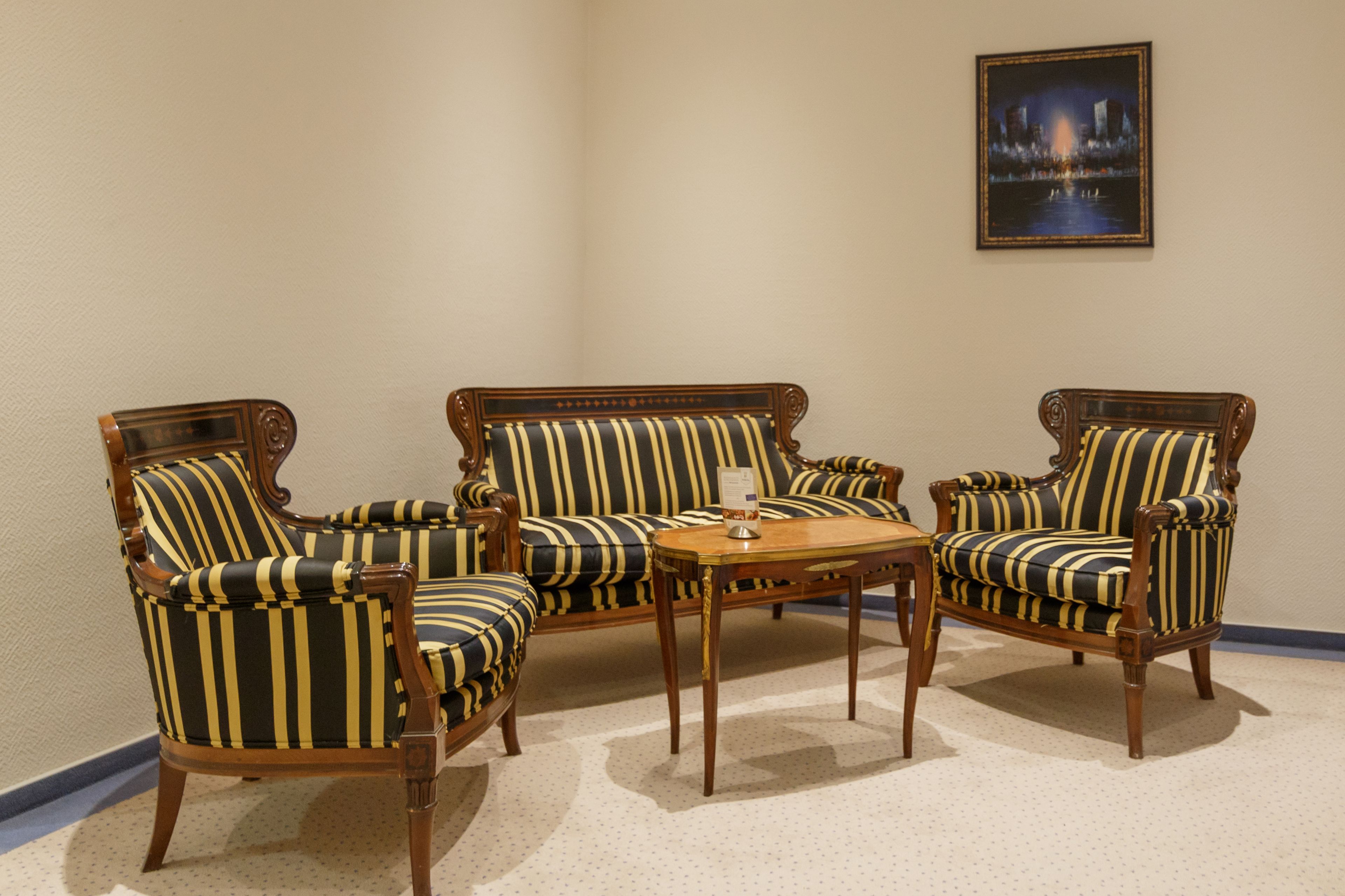 hypo-allergenic bedding, desk, blackout curtains, cots/infant beds