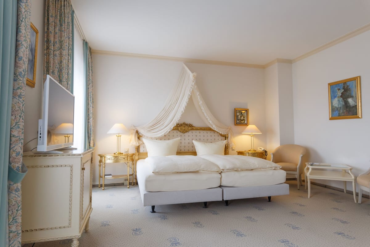 double or twin room | hypo-allergenic bedding, desk, blackout curtains, cots/infant beds