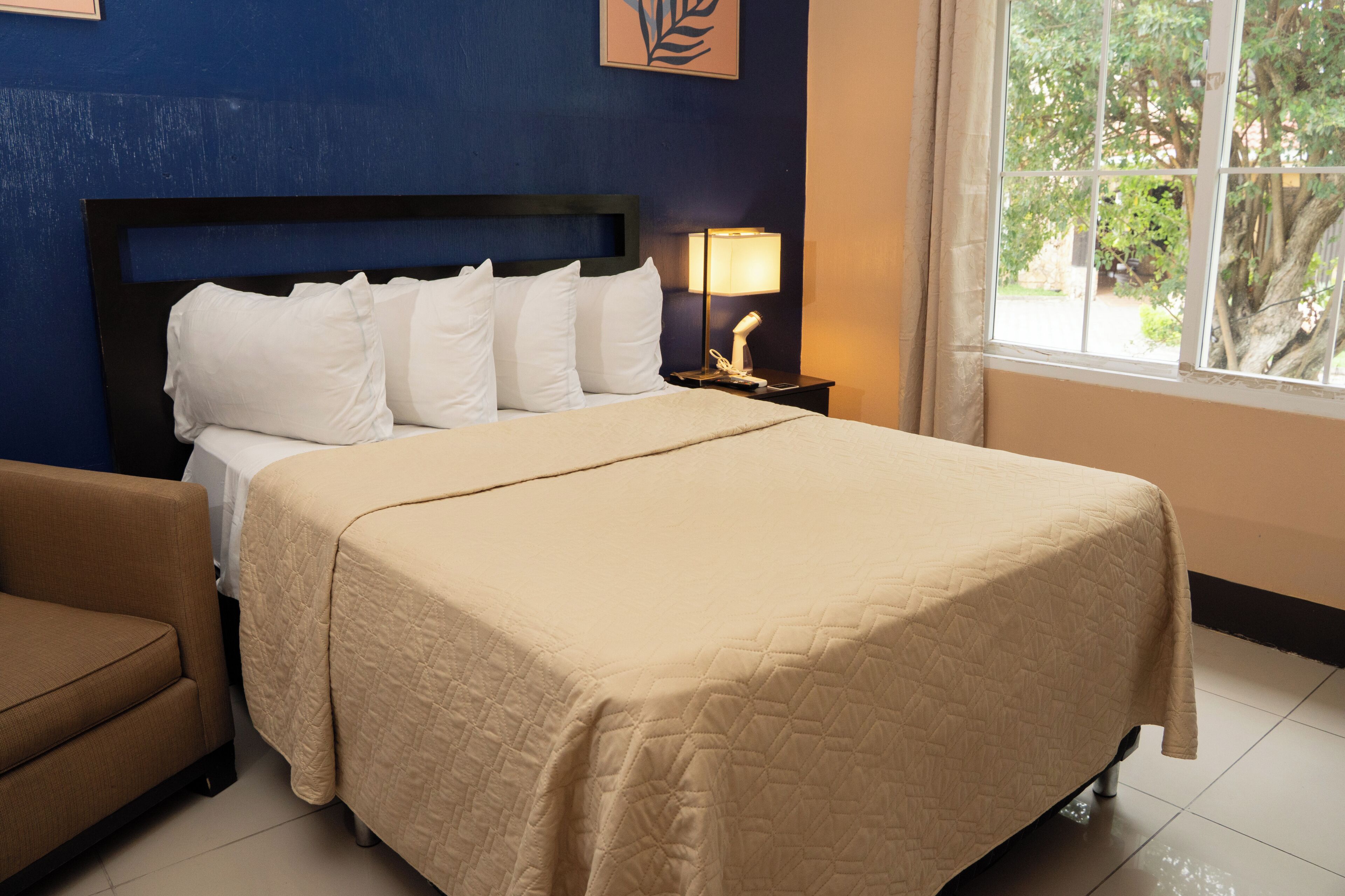 Chambre Simple | Bureau, draps fournis