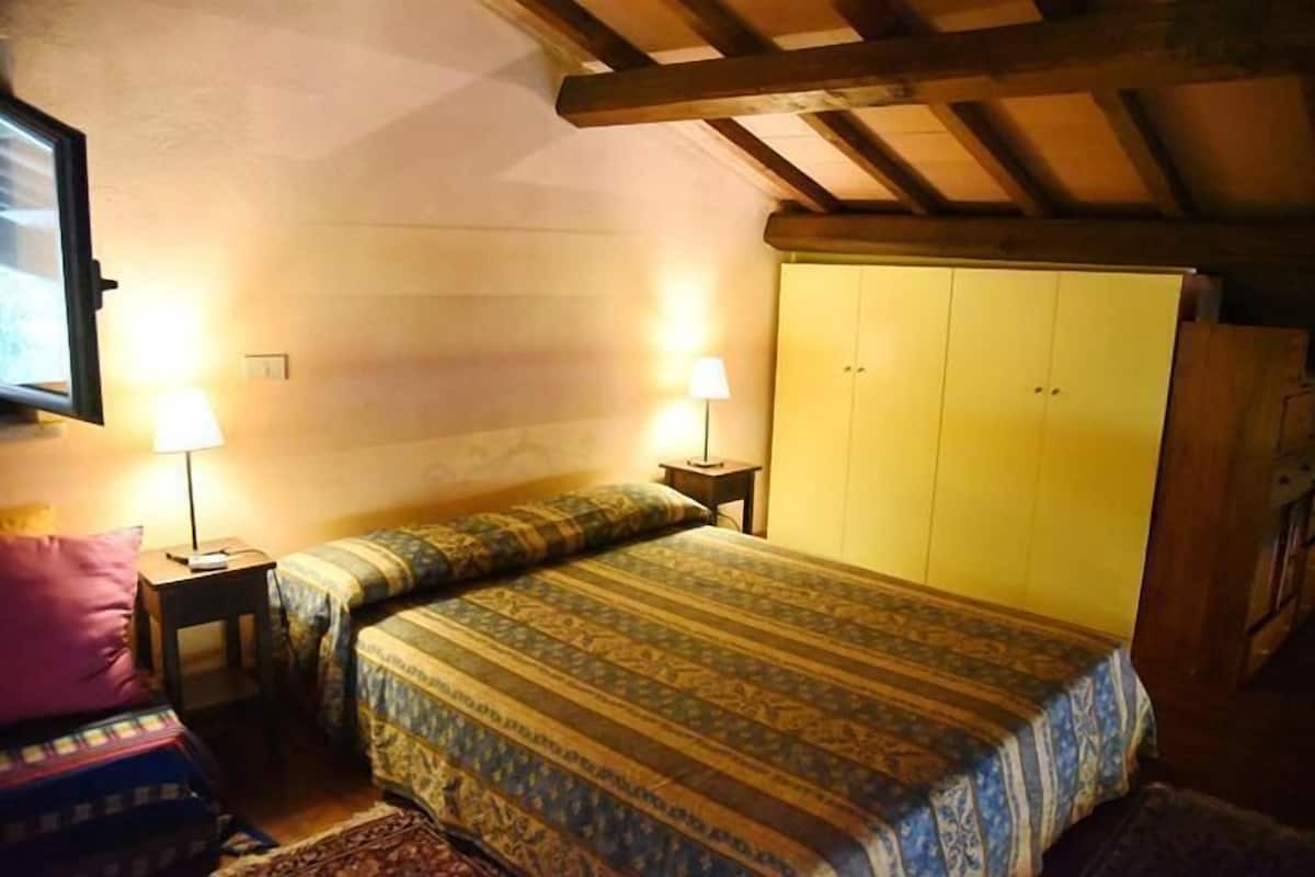 Deluxe loft | 1 slaapkamer, geluiddichte muren, gratis wifi, beddengoed