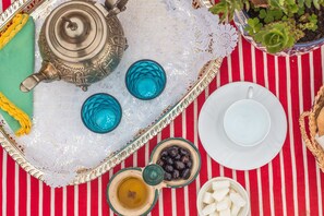 Tägliches inbegriffenes einheimisches Frühstück