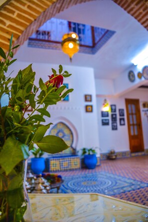 Lobby sitting area - Riad Dari (Tetouan)
