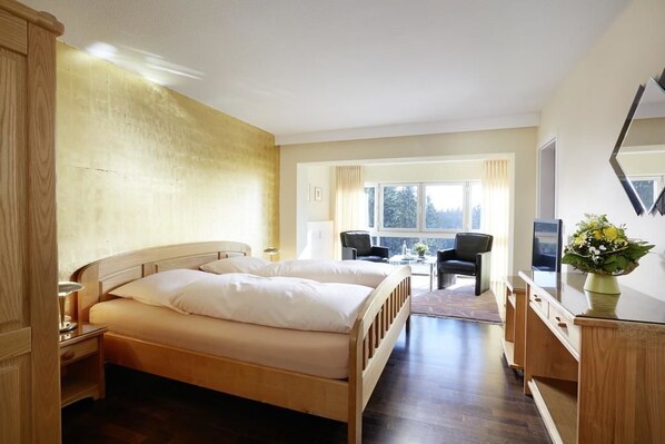 Superior Double Room Single Use | Desk, blackout drapes, soundproofing, free WiFi - Hotel Landhaus Berghof (Wenden)